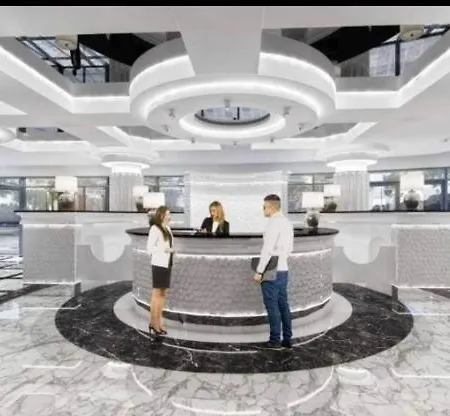 شقة Hanza Tower Casino & Pool & Sauna & Jacuzzi